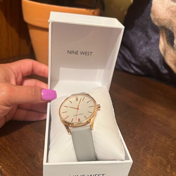 🆕 NINE WEST LADIES WATCH NW/1994RGGY - Picture 3 of 5